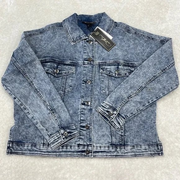 DG2 by Diane Gilman Snow Wash Boxy Jean Jacket - Picture 2 of 10
